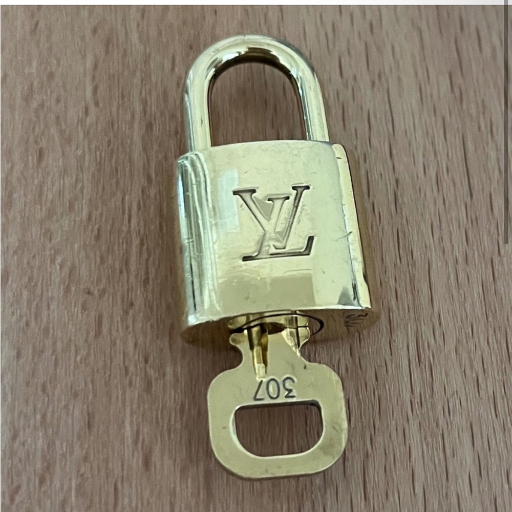 Louis Vuitton Gold Padlock Chain Necklace - Picture 7 of 15